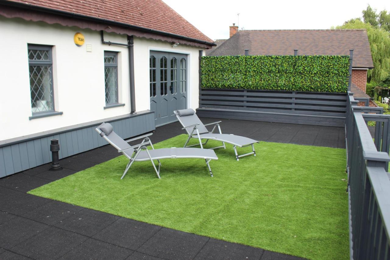 Modern Spacious House - Sleeps 16, Free Parking, Sun Terrace Nuneaton Buitenkant foto