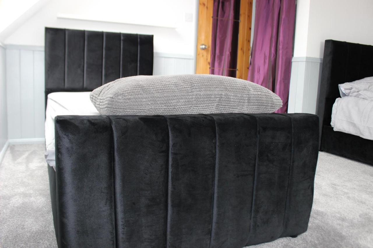 Modern Spacious House - Sleeps 16, Free Parking, Sun Terrace Nuneaton Buitenkant foto