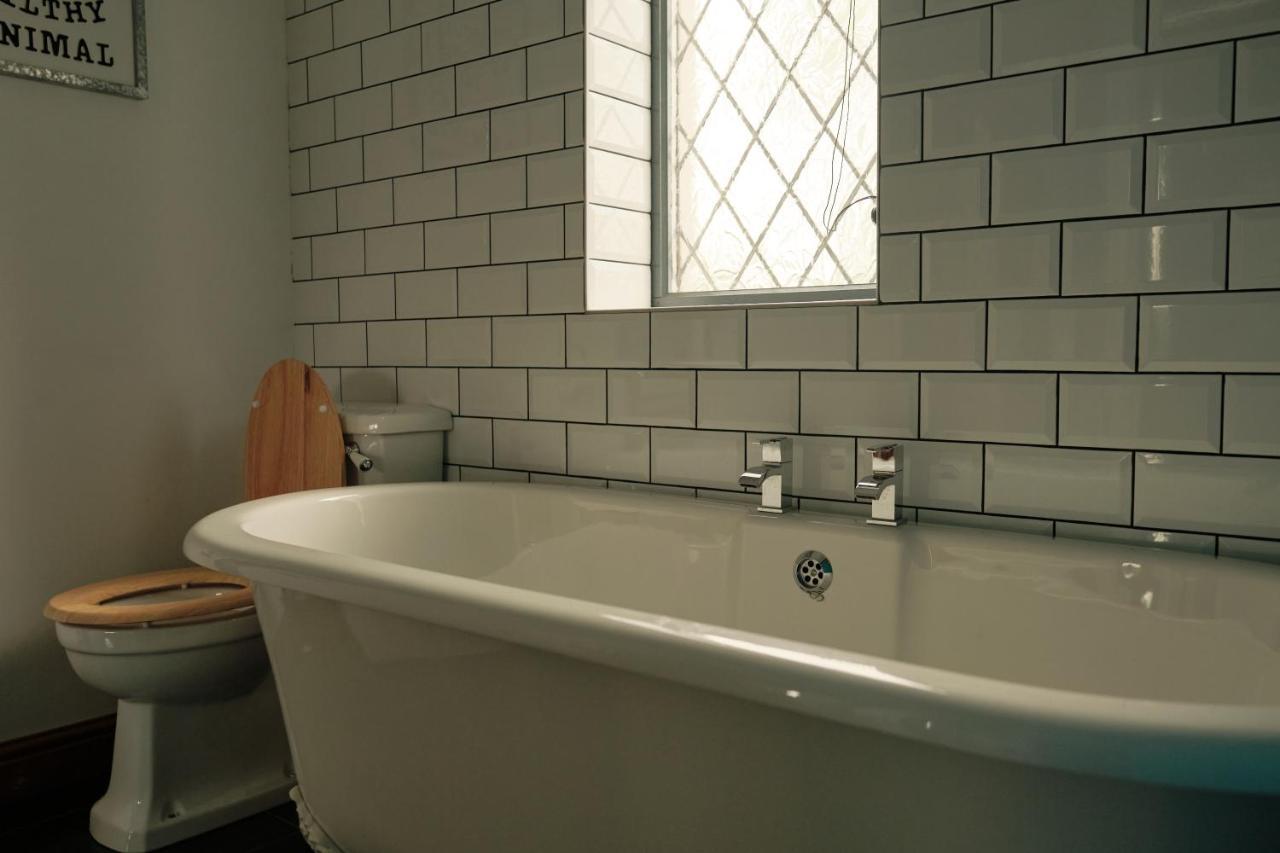 Modern Spacious House - Sleeps 16, Free Parking, Sun Terrace Nuneaton Buitenkant foto