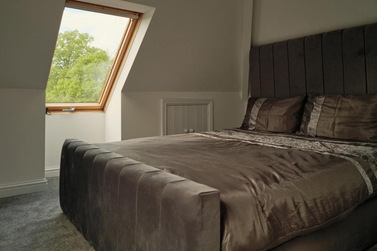 Modern Spacious House - Sleeps 16, Free Parking, Sun Terrace Nuneaton Buitenkant foto