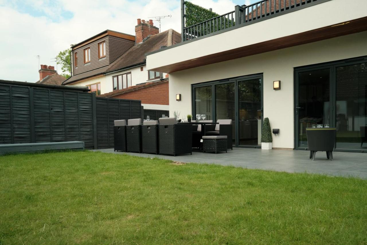 Modern Spacious House - Sleeps 16, Free Parking, Sun Terrace Nuneaton Buitenkant foto