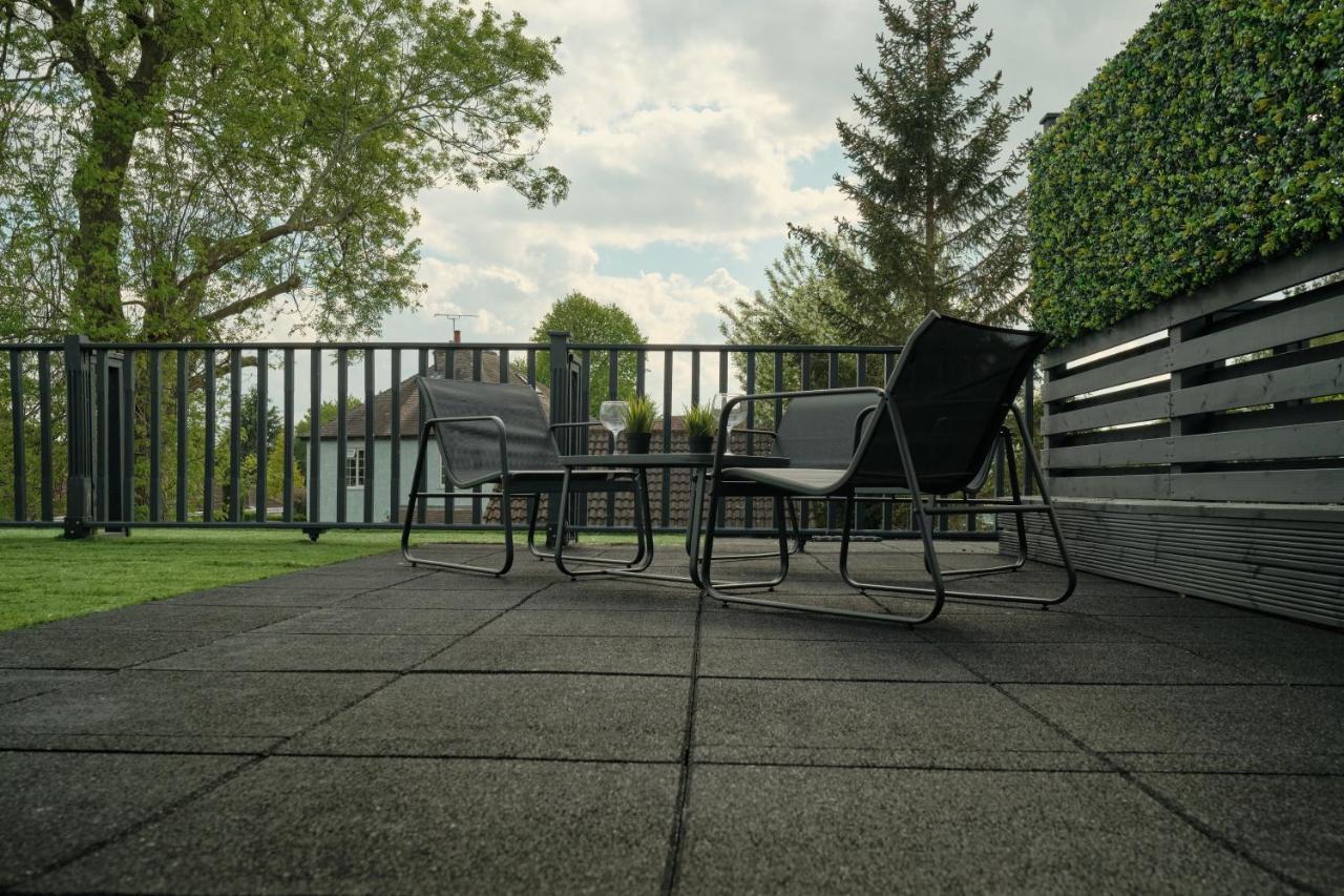 Modern Spacious House - Sleeps 16, Free Parking, Sun Terrace Nuneaton Buitenkant foto